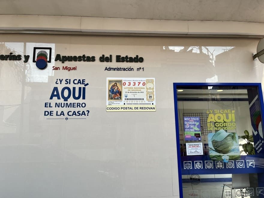 fachada de la administración de lotería